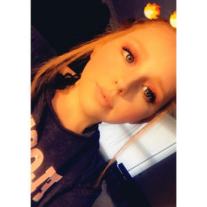 Meet your Posher, Laci